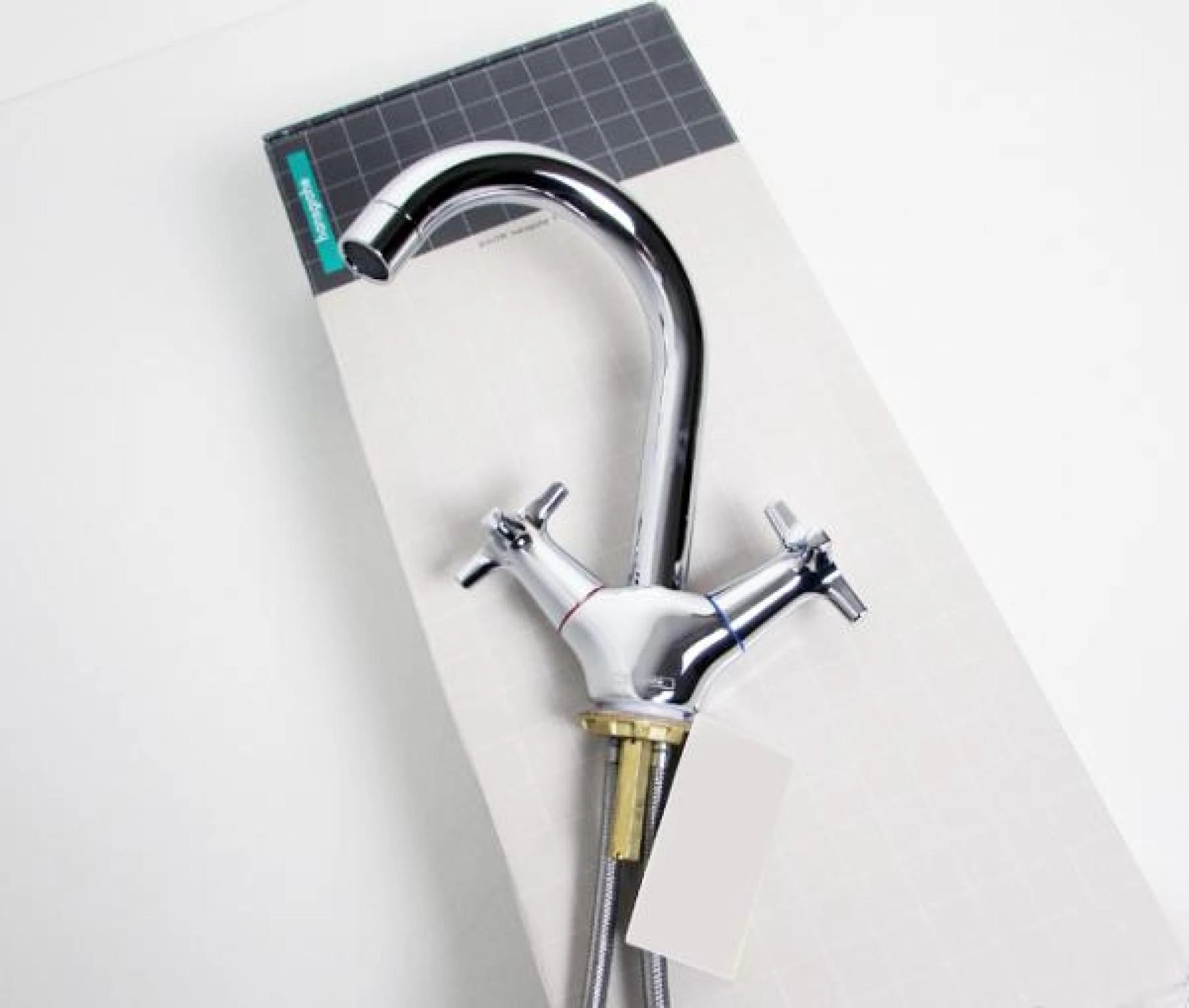 Фото - Смеситель Hansgrohe Logis Classic 71271000 для раковины - Hansgrohe