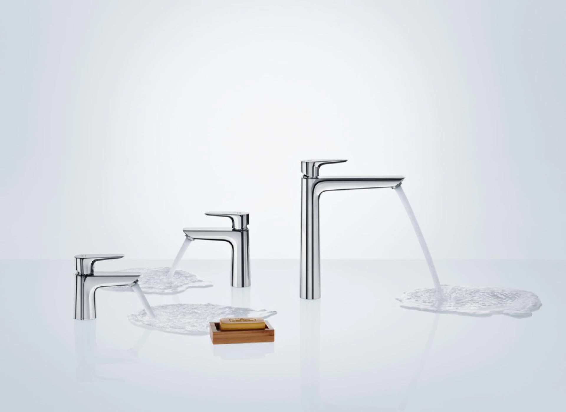 Фото - Смеситель для раковины Hansgrohe Talis E 71716990, золото - Hansgrohe