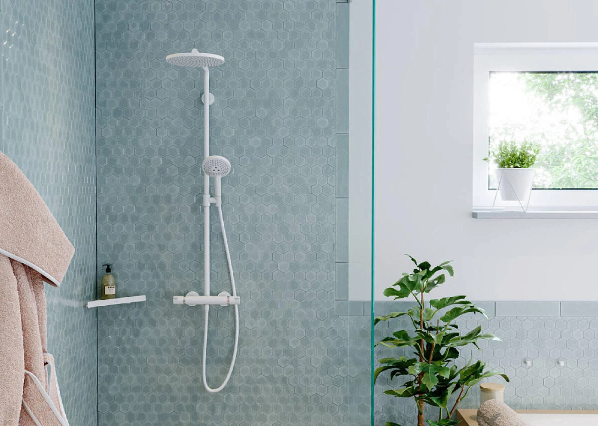 Фото - Душевая стойка Hansgrohe Croma Select S 280 1jet Showerpipe 26890700 с термостатом, матовый белый - Hansgrohe