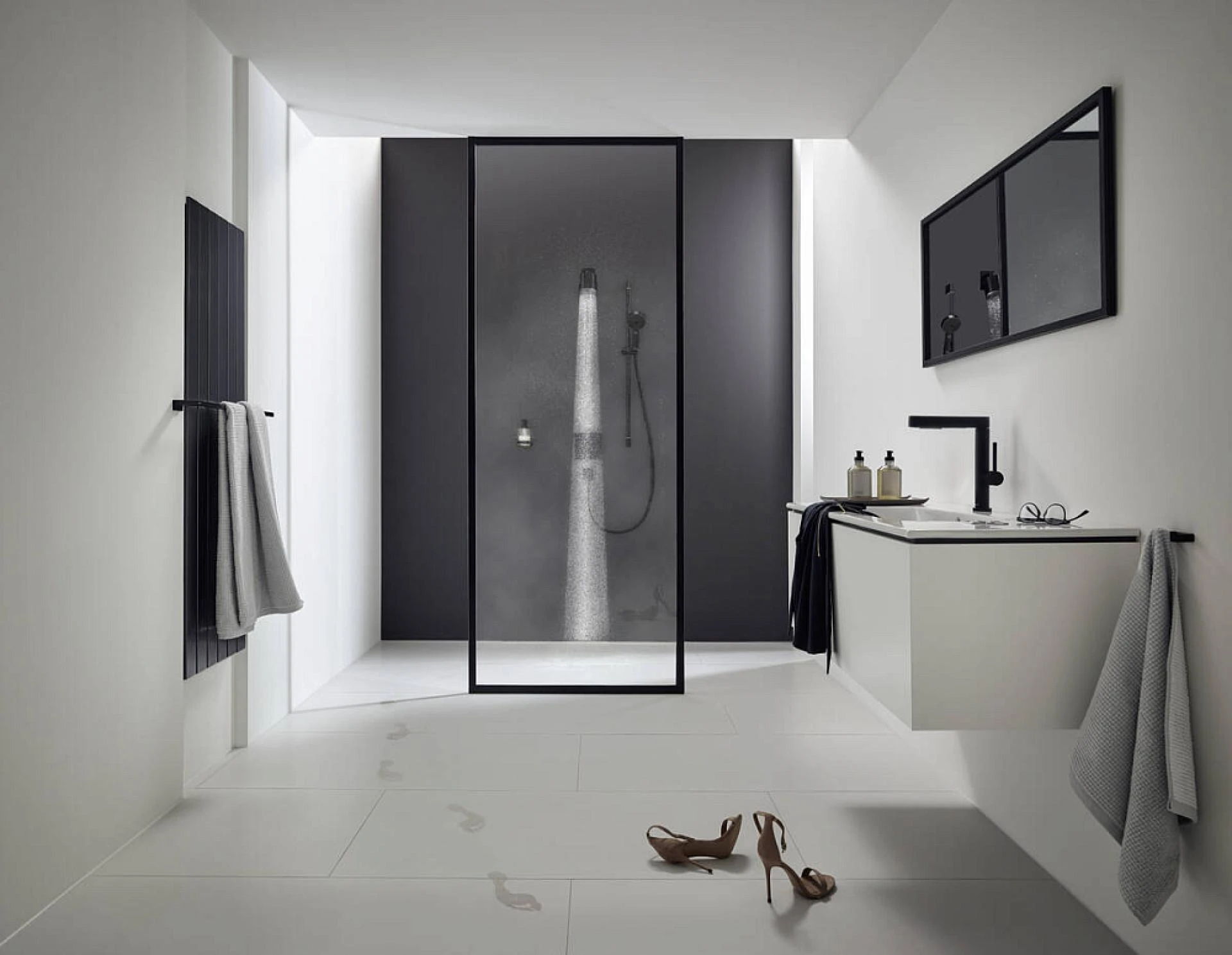 Фото - Смеситель для раковины Hansgrohe Finoris 230 76063670, матовый черный - Hansgrohe