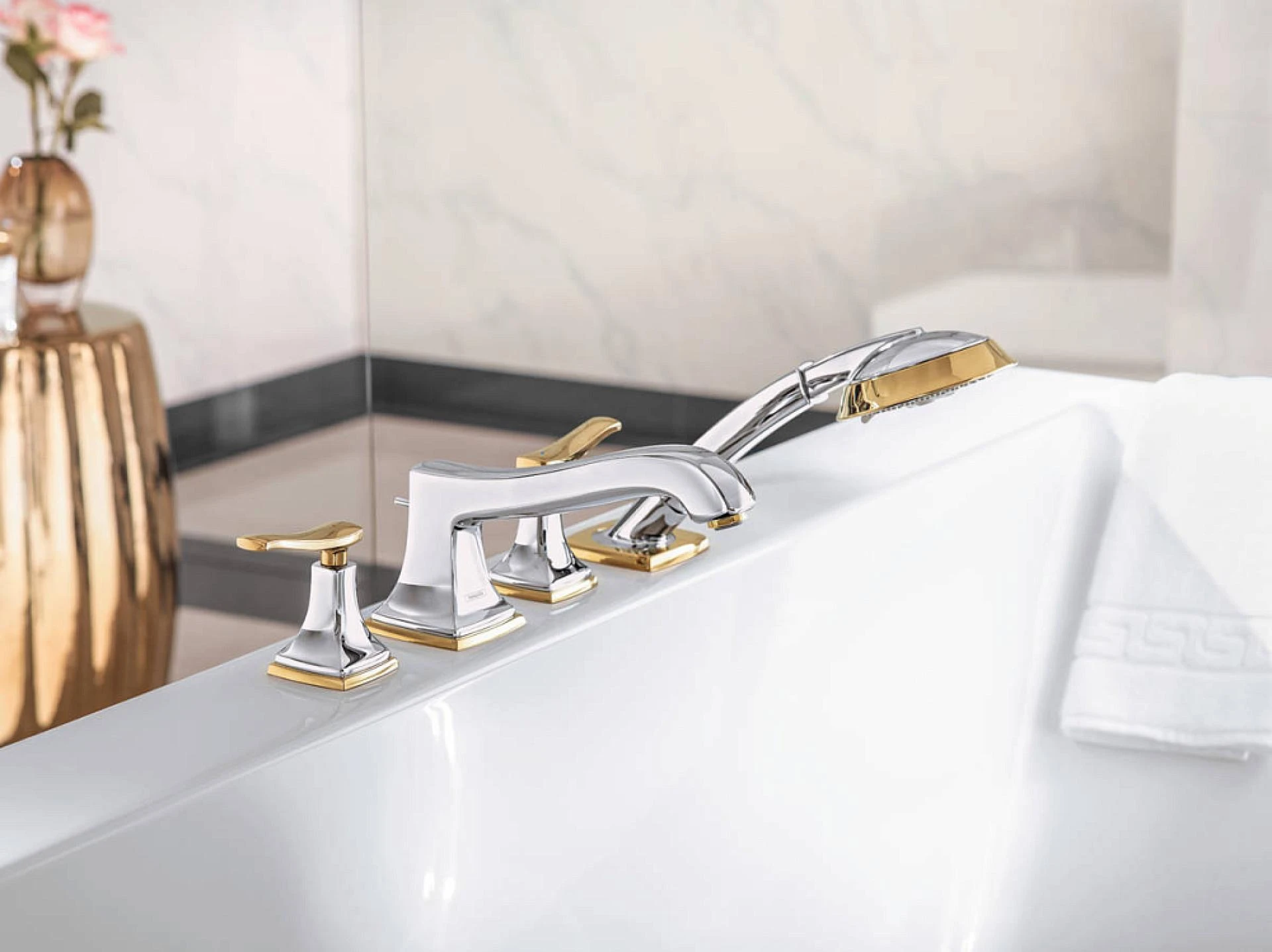 Фото - Смеситель на край ванны Hansgrohe Metropol Classic 31441090, хром золото - Hansgrohe