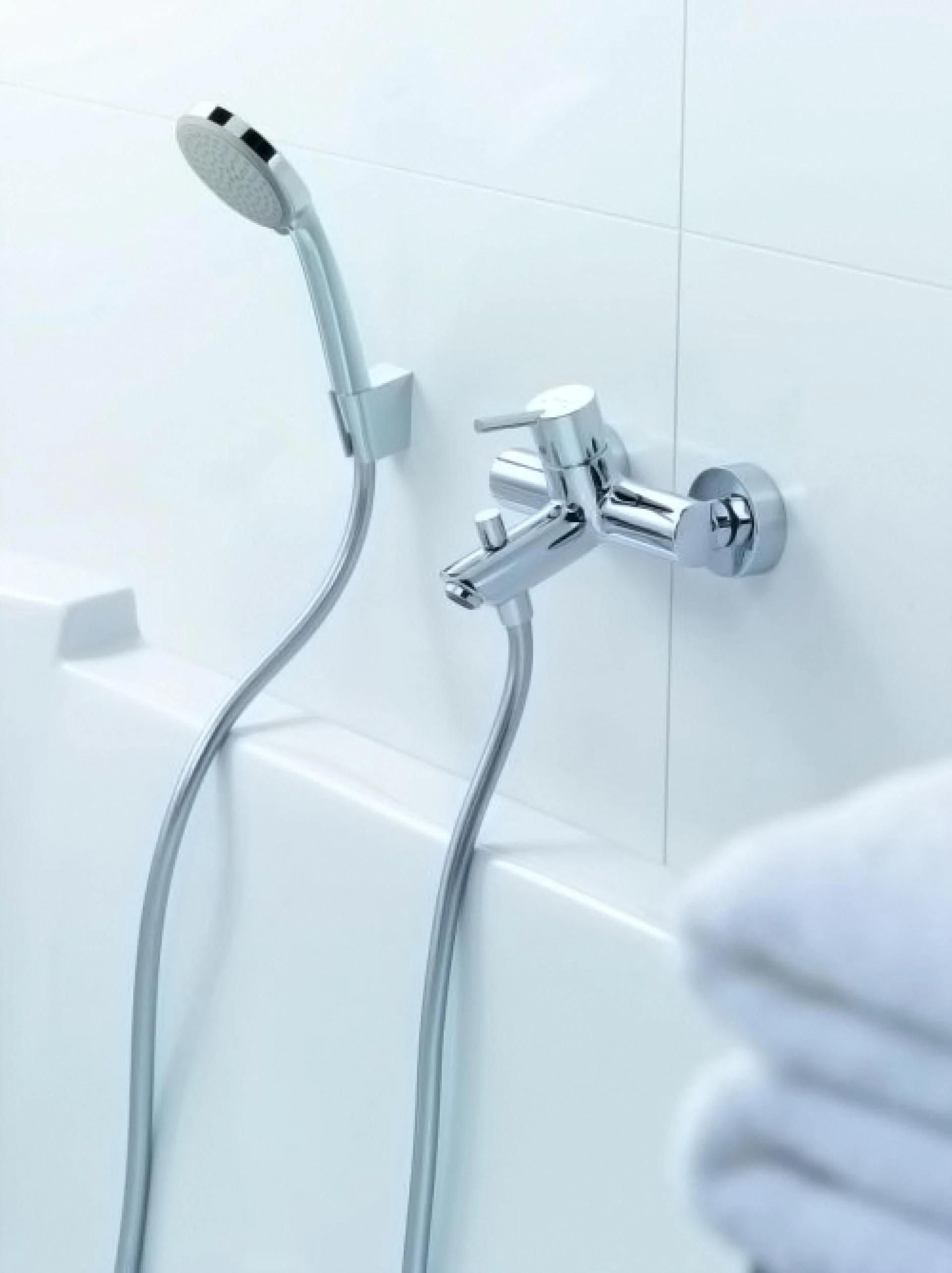 Фото - Смеситель Hansgrohe Talis S2 32440000 для ванны с душем - Hansgrohe